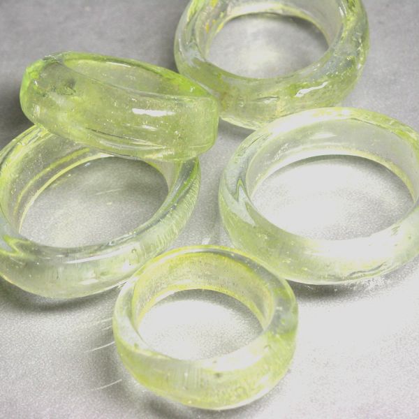 07-023| TOKO-BEADS | Kenya ring-shaped Recycled Glass Beads