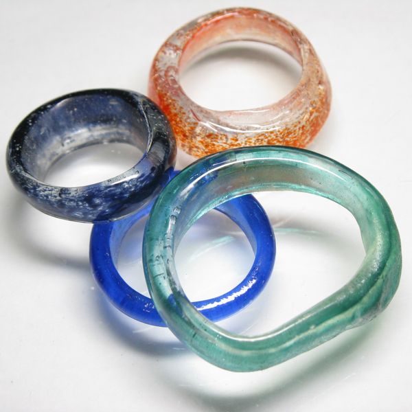 07-024| TOKO-BEADS | Kenya ring-shaped Recycled Glass Beads