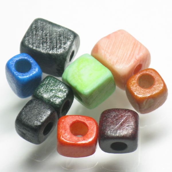 08-032| TOKO-BEADS | Dice-shaped bone beads