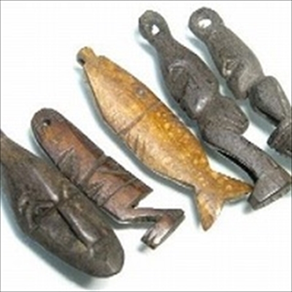09-098| TOKO-BEADS | Timor Antique Wood Charm