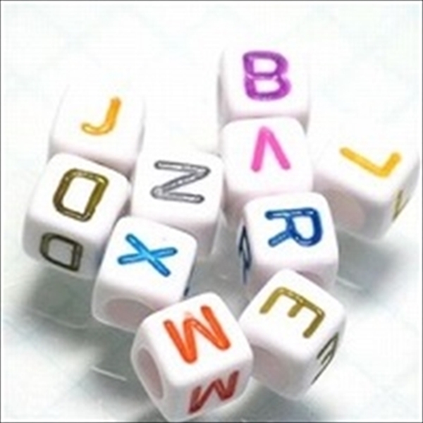 18-003| TOKO-BEADS | Dice-shaped alphabet beads 6mm