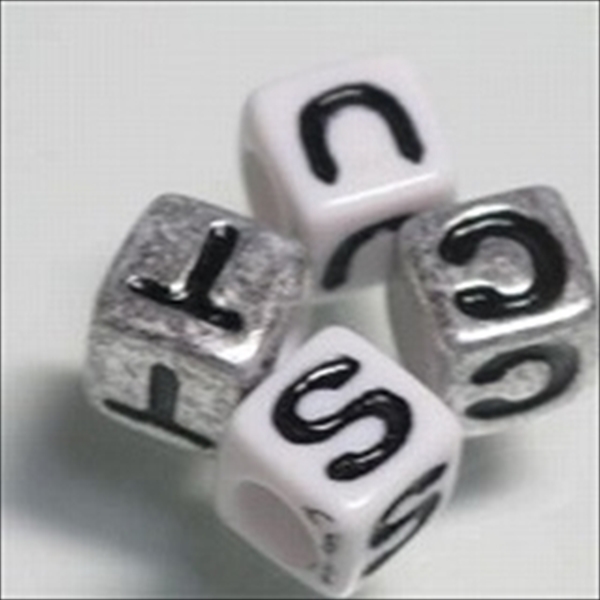 18-007| TOKO-BEADS | Dice-shaped alphabet beads 7mm