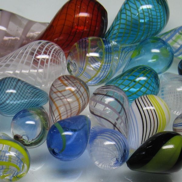 TOKO-BEADS  This page is a collection of hollow glass (blown glass) beads  such as soap bubbles. There are various designs such as round, Rondel, and  drop.