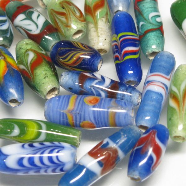 02-018| TOKO-BEADS | Arrow feather pattern glass bead