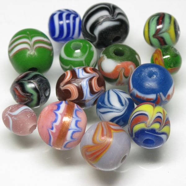 02-019|トコ・ビーズ | 矢羽模様のとんぼ玉