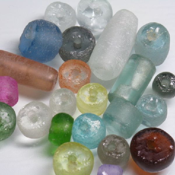 Tube type recycled glass beads. There are various manufacturing methods for glass beads, but almost all glass beads are made of so-called 