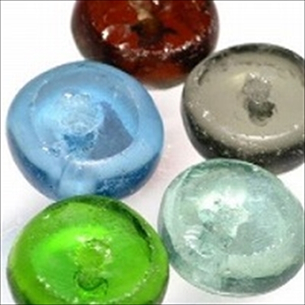 Button type recycled glass beads. There are various manufacturing methods for glass beads, but almost all glass beads are made of so-called 